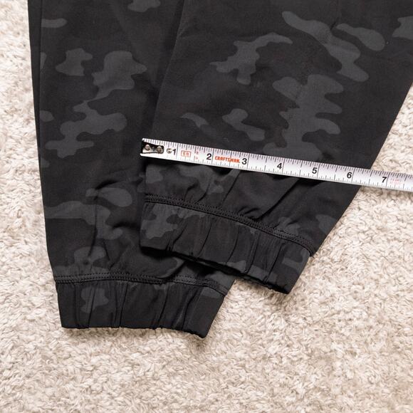 Fabletics The One High Waisted Performance Jogger Tonal Camo Womens Size M NWOT - Picture 12 of 12